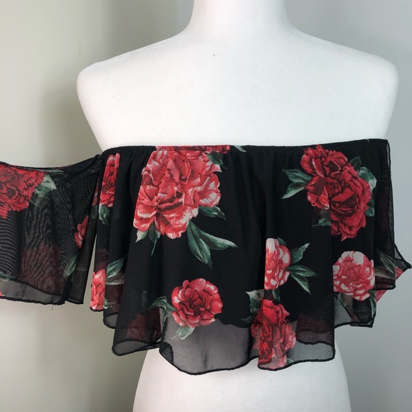 Black with red roses  crop blouse size S - Picture 2 of 5